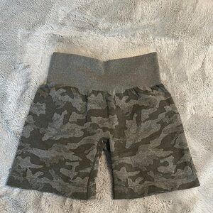 NVGTN Olive Gray Camo High-Waist Bike Shorts